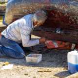 Questa � infatti la parte della barca che, a causa della pressione continua delle onde del mare, richiede maggiori interventi
